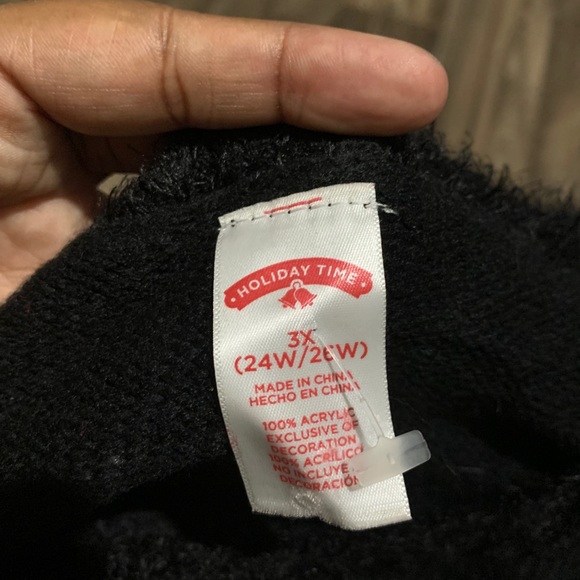 Unique Reindeer super soft sweater. - Picture 2 of 7